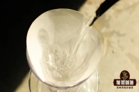 How to Make Pour-Over Coffee Filter Paper Fit Properly? What's the Role of the Dripper? Key Points for Folding Filter Paper!