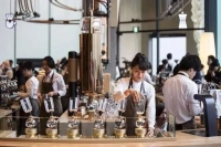 Why is Starbucks So Expensive Yet Still Popular? The Reasons Behind Starbucks' High Prices