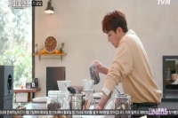 What is the water-to-coffee ratio for Nicaragua Mamamina Estate Natural Pacamara pour-over coffee?