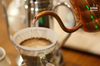 A Guide to Selecting Coffee Equipment for Your Home Coffee Corner