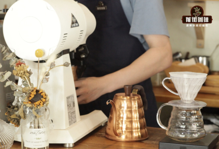 Pour Over Coffee Tutorial Equipment Recommendations Three-Stage Pouring Ratio Water Temperature Brewing Process How Beginners Can Learn to Make Coffee