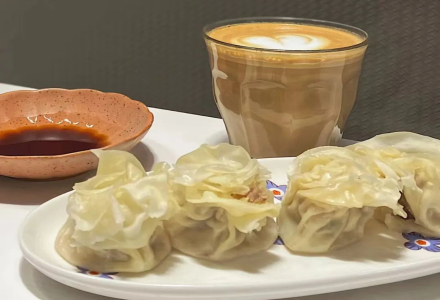 Jianbing Guozi with Coffee is a Hot Seller! Will Chinese Breakfast + Coffee Become the New Trend for Cafés?