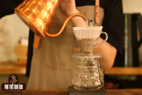 Why Does the 4:6 Brewing Method Require Five Pour Stages?