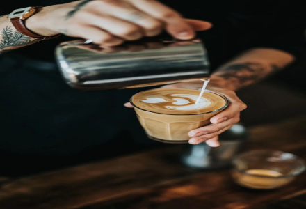 What Are the Techniques for Making a Piccolo Latte? What Is the Espresso to Milk Ratio in This Mini Coffee?