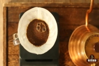 What type of cup is best for drinking coffee? What is the chromatic-gustatory synesthesia effect? Are coffee tasting cups a ripoff?