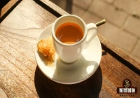 How to Make Spanish Coffee! Spanish Latte with Condensed Milk, Milk, and Coffee - What is Café Bombón?