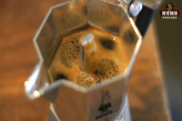 Should Coffee Grounds Be Tamped in a Moka Pot? What's the Ideal Grind Size for Moka Pot Coffee?