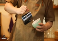 What's the Ideal Milk Temperature for Making a Latte? How to Froth Milk for Milk Coffee? What's the Perfect Coffee-to-Milk Ratio?