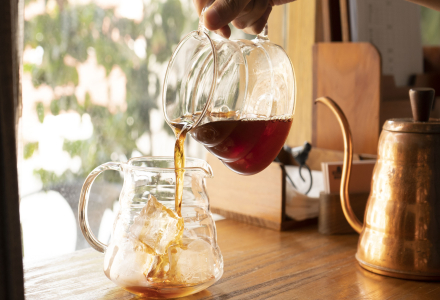 Should I Add Ice Before or After Pouring for Iced Pour-Over Coffee? Which Tastes Better?