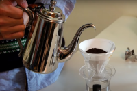 How to Learn Techniques for Pour-Over Japanese Drip Method? Which Coffee Beans Are Best for Kono-Style Pour-Over Coffee?