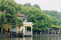 Closing Soon! The Most Beautiful Starbucks at West Lake May Become History