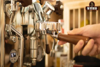 Why is Espresso Extraction Pressure 9 Bar? How Does It Relate to Extraction Parameters and How to Adjust?