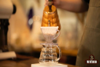 What's the Fundamental Logic of Pour-Over Coffee? How Should Grind Size and Water Temperature Be Set? What Impact Does Water Quality Have on Coffee Extraction?