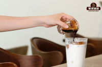 How to Make a Delicious Iced Latte: A Barista's Tutorial for Beginners