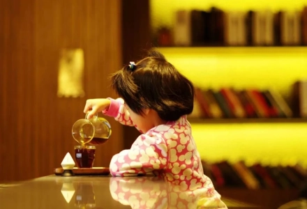 Can the Lily drip really make pour-over coffee taste better? How to use the Lily pearls - a tool for pour-over coffee? Can V60 drippers also use flat-bottom filters?