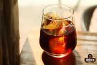 Japanese-Style Iced Pour-Over Coffee Brewing Tutorial—How to Make Iced Pour-Over Coffee