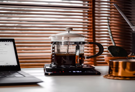 French Press vs Pour-Over: Which Tastes Better? Which Coffee Maker is More Practical?