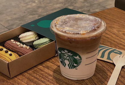 A Guide to Common Starbucks Coffee Varieties: Flavors and Taste Profiles, with Illustrated Iced Americano and Latte Preparation Methods