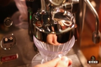 Can You Brew Pour-Over Coffee with an Espresso Machine? How to Make Pour-Over Coffee? What Grind Size Should You Use for Pour-Over Coffee?