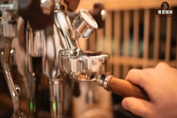 What Are the Requirements for Distributing Espresso Coffee Grounds? What Should Be Noted When Tamping Coffee Pucks? What is the Channeling Effect in Espresso Extraction?