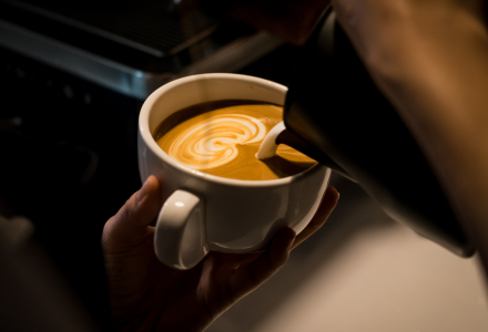 What is the Cost of a Cup of Coffee in a Cafe: How to Calculate Coffee Costs
