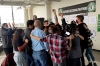 A Brilliant Strategy of Playing Hard to Get! Howard Schultz's Management of Starbucks is Truly Impressive!