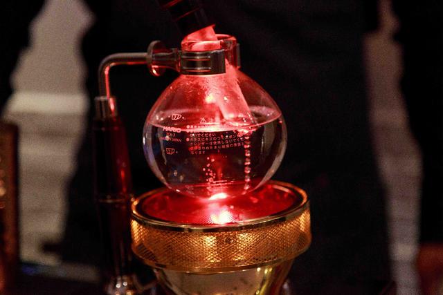 Thirty-Six Ways to Brew Coffee: Differences Between Cold Drip, Pour-Over, and Siphon Brewing Methods