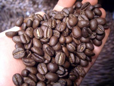 Which Coffee Varieties Use Red Wine Processing Methods: Flavor Descriptions and Taste Profiles