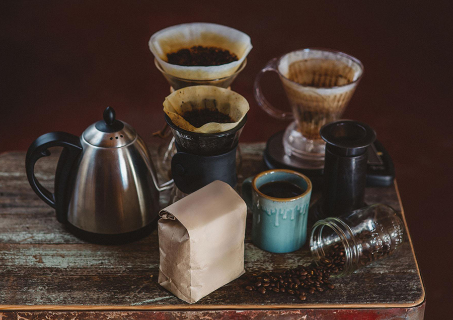 Pour Over Coffee Beginner's Guide: Professional Barista's Recommendations for Equipment Pairings