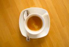 Why is Water Served with Espresso? The Right Cups and Proper Drinking Methods