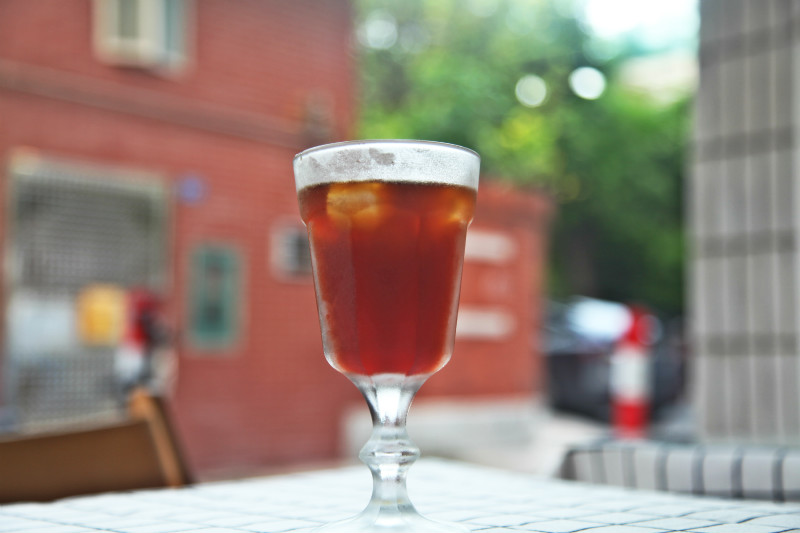 Cold Brew Coffee Tutorial: How to Make Incredibly Easy, Low-Cost Cold Brew Coffee at Home