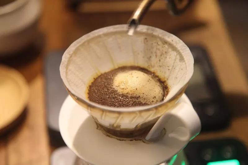 Coffee dripping and extraction