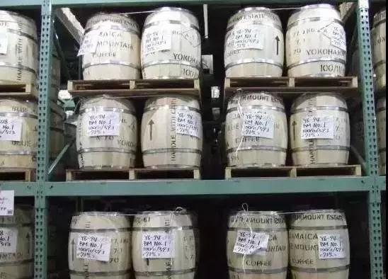 Jamaica Blue Mountain coffee beans