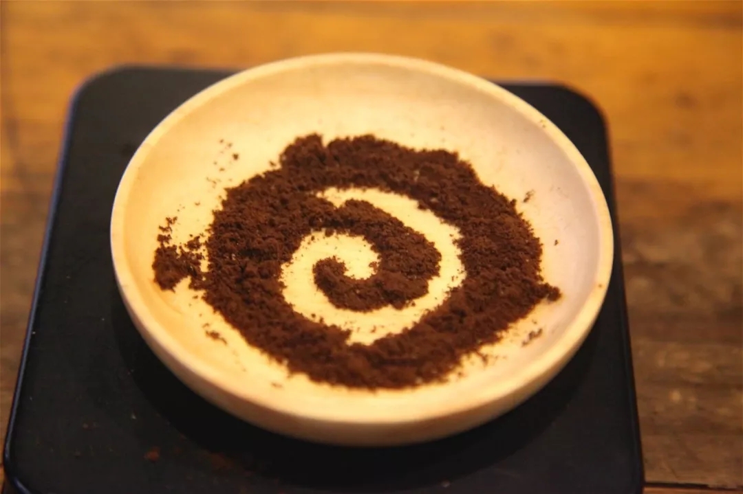 Yangjia 900N espresso grinder for comparison