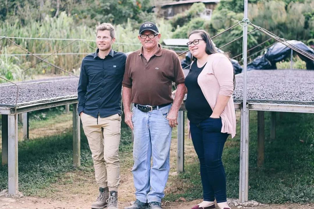 Coffee processing at La Candelilla Estate