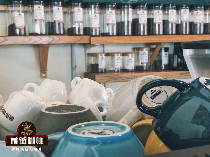 FrontStreet Coffee specialty coffee beans display