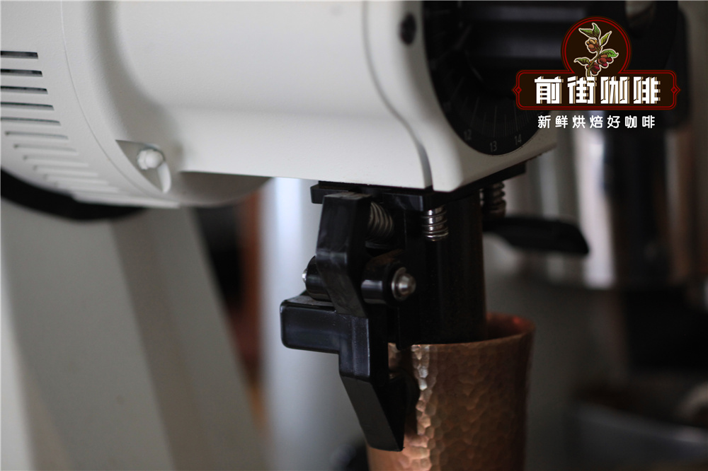 Coffee grinder and calibration sieves for measuring grind size