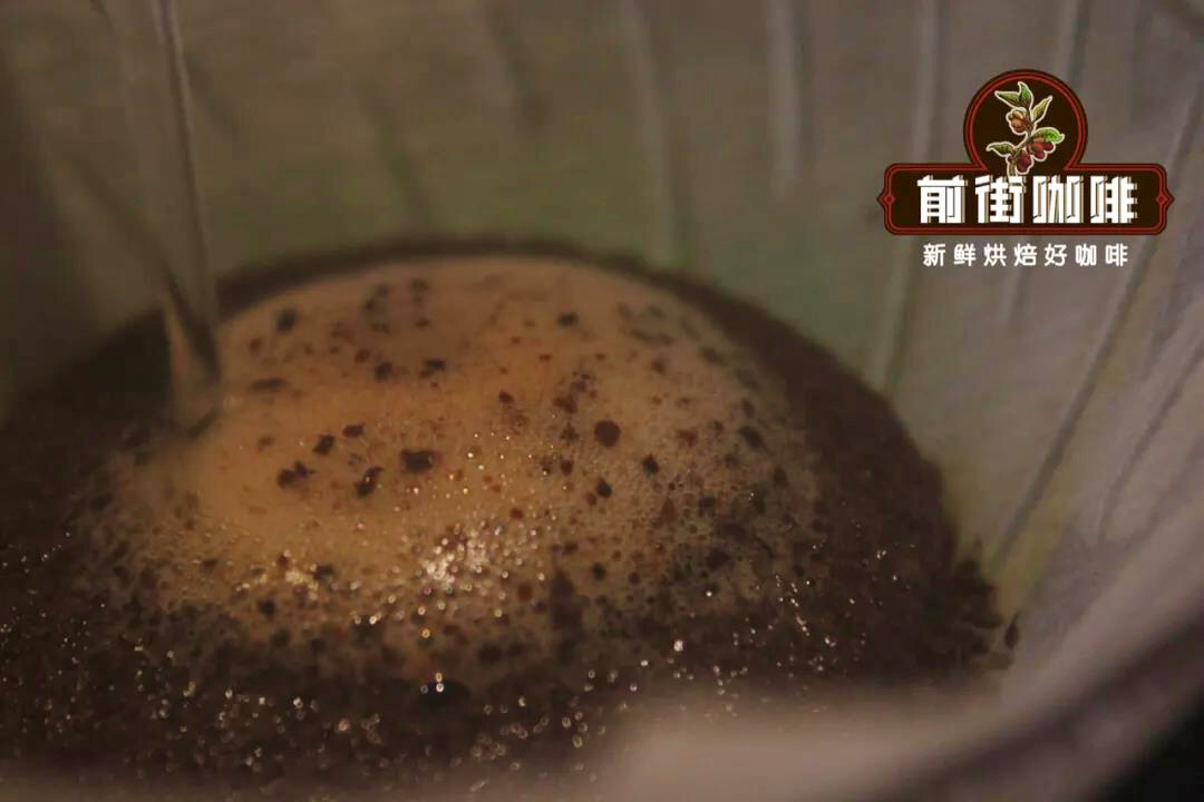 Coffee blooming process showing hamburger-shaped bulge