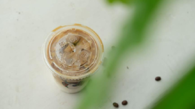 Thick milk latte presentation