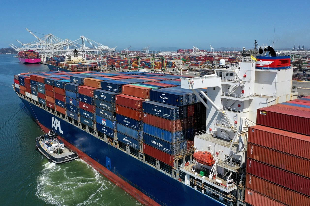 Port congestion shipping delays