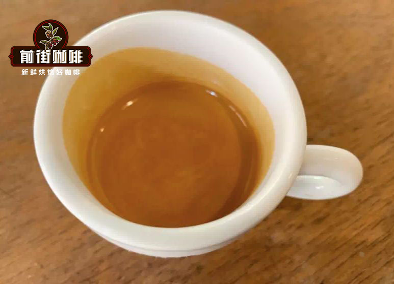 Latte art demonstration