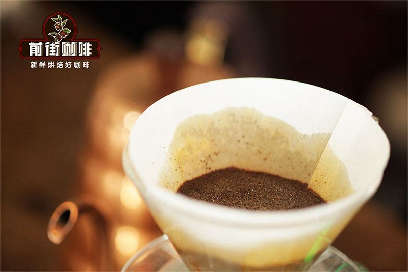 Pouring technique for Civet Coffee