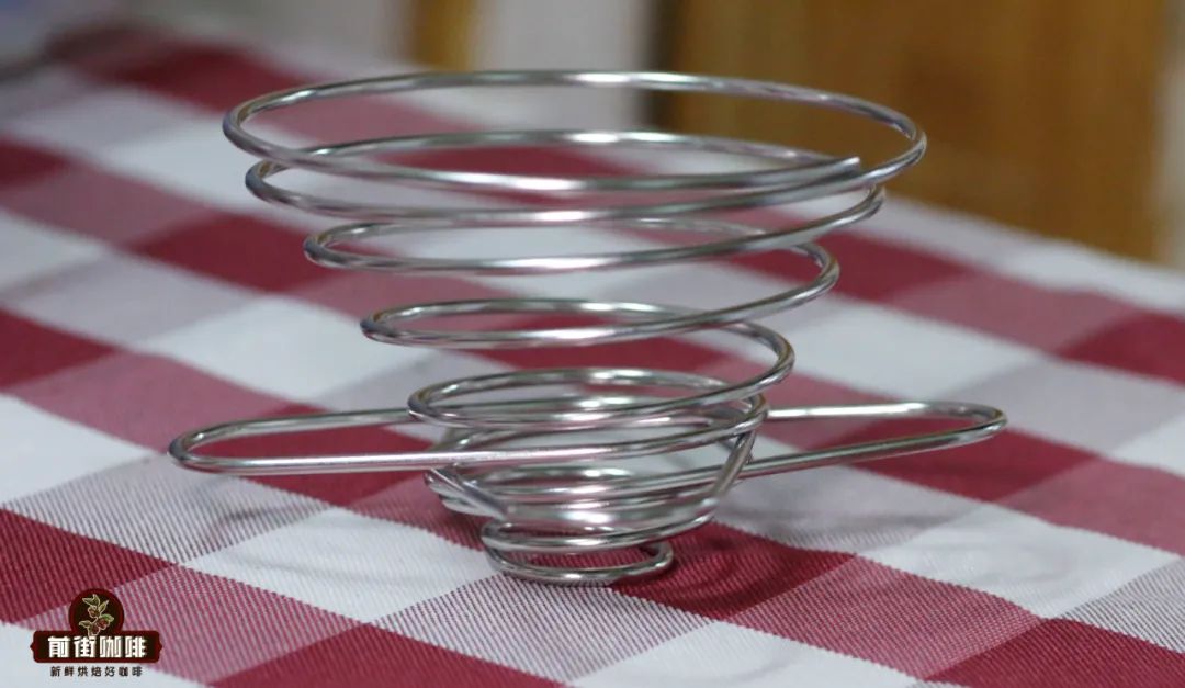 A wire coffee dripper made from a single metal wire